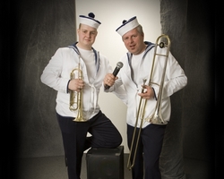 Straatmuzikanten Matrozen (duo) -TopActs.nl - 250-200