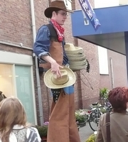 Cowboy op stelten - TopActs.nl - 4